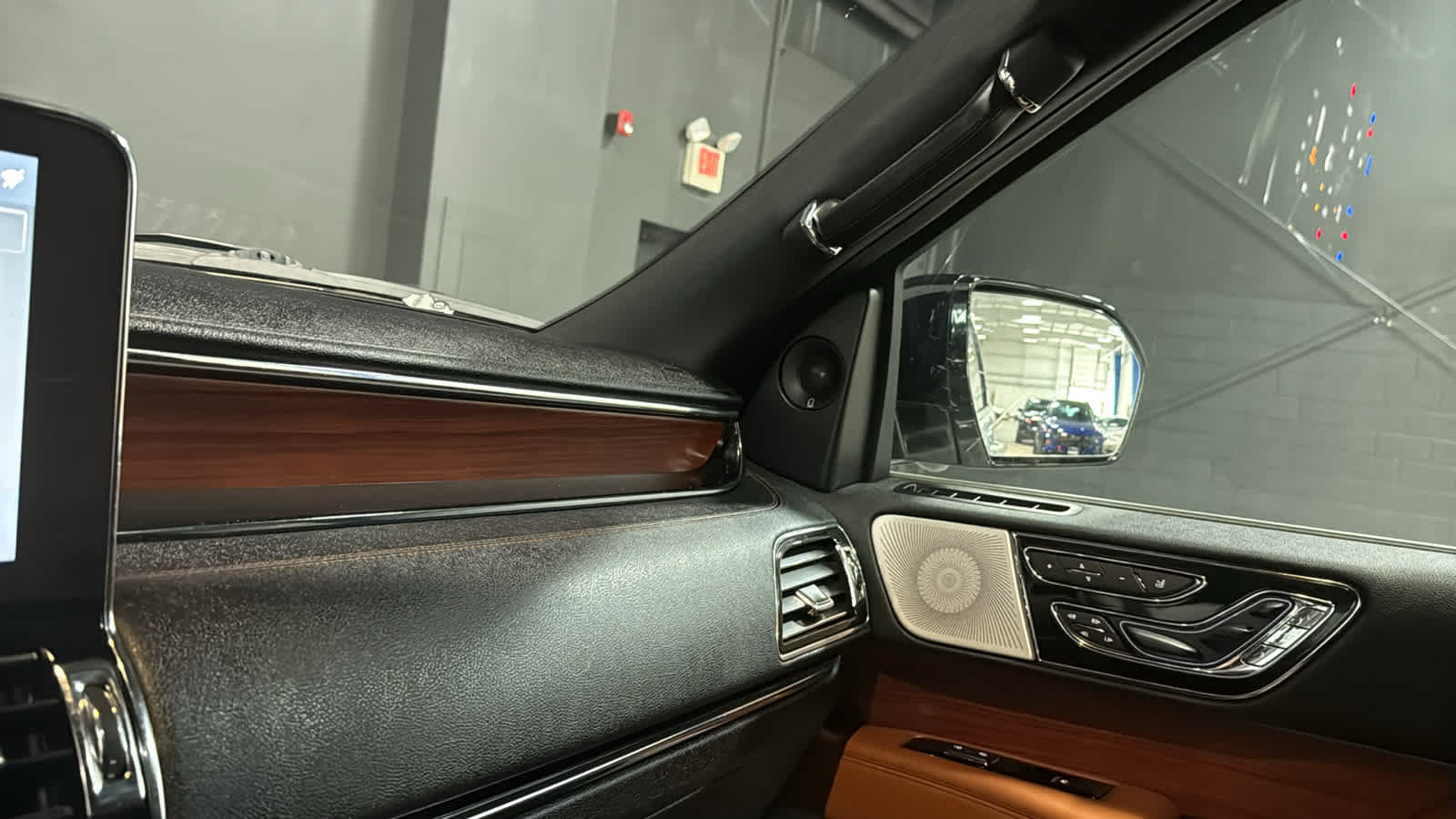 Used 2020 Lincoln Navigator Reserve w/ Luxury Package AWD/4WD image 19