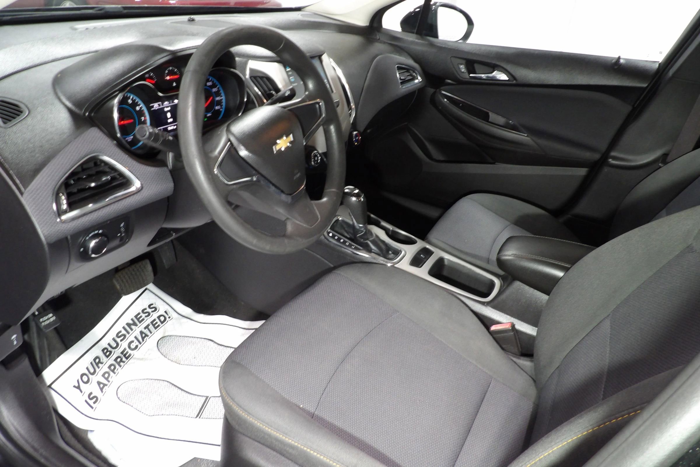Used 2017 Chevrolet Cruze LS FWD image 9