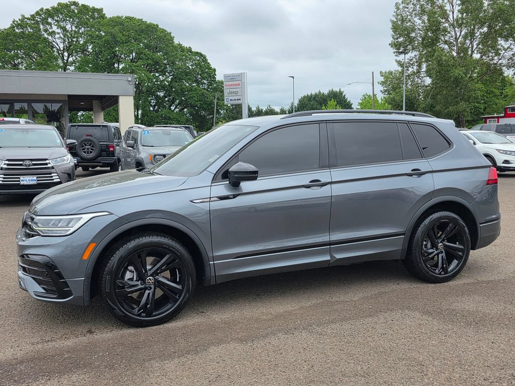 Used 2024 Volkswagen Tiguan SE R-Line FWD image 34
