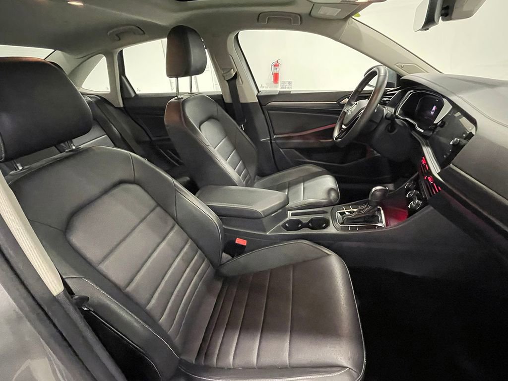 Used 2021 Volkswagen Jetta SEL FWD image 25