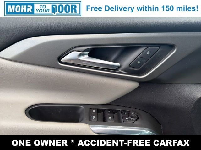 Used 2025 Chevrolet Traverse LT image 11