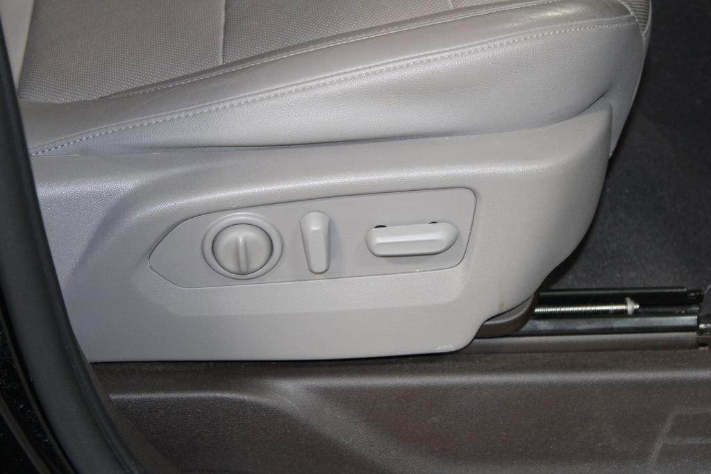 Used 2020 GMC Sierra 1500 SLT w/ SLT Premium Package image 29