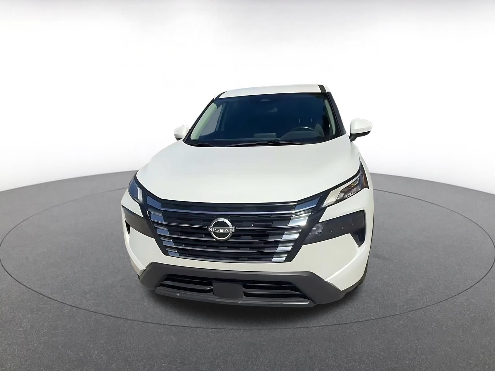 Used 2025 Nissan Rogue SV FWD image 3