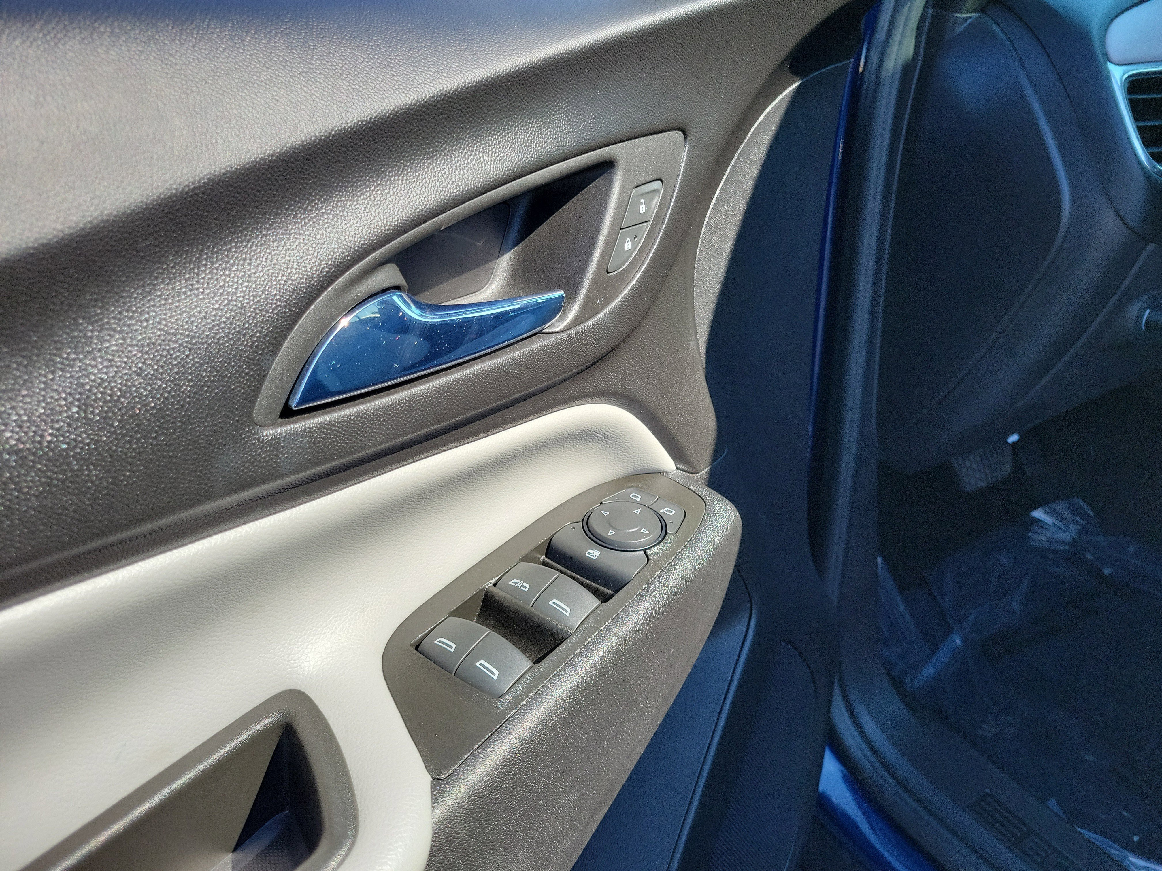 Used 2022 Chevrolet Equinox LS w/ LS Convenience Package image 18