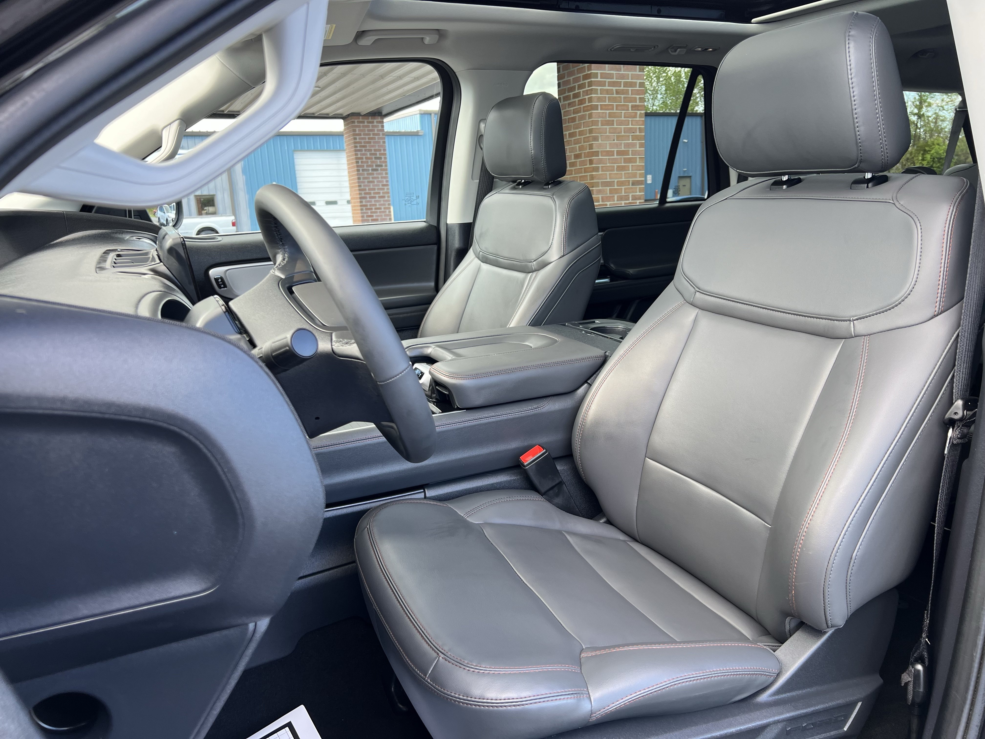 Used 2025 Ford Expedition Max Active AWD/4WD image 23