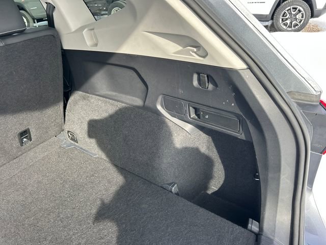 Used 2023 Volkswagen Tiguan SE image 42