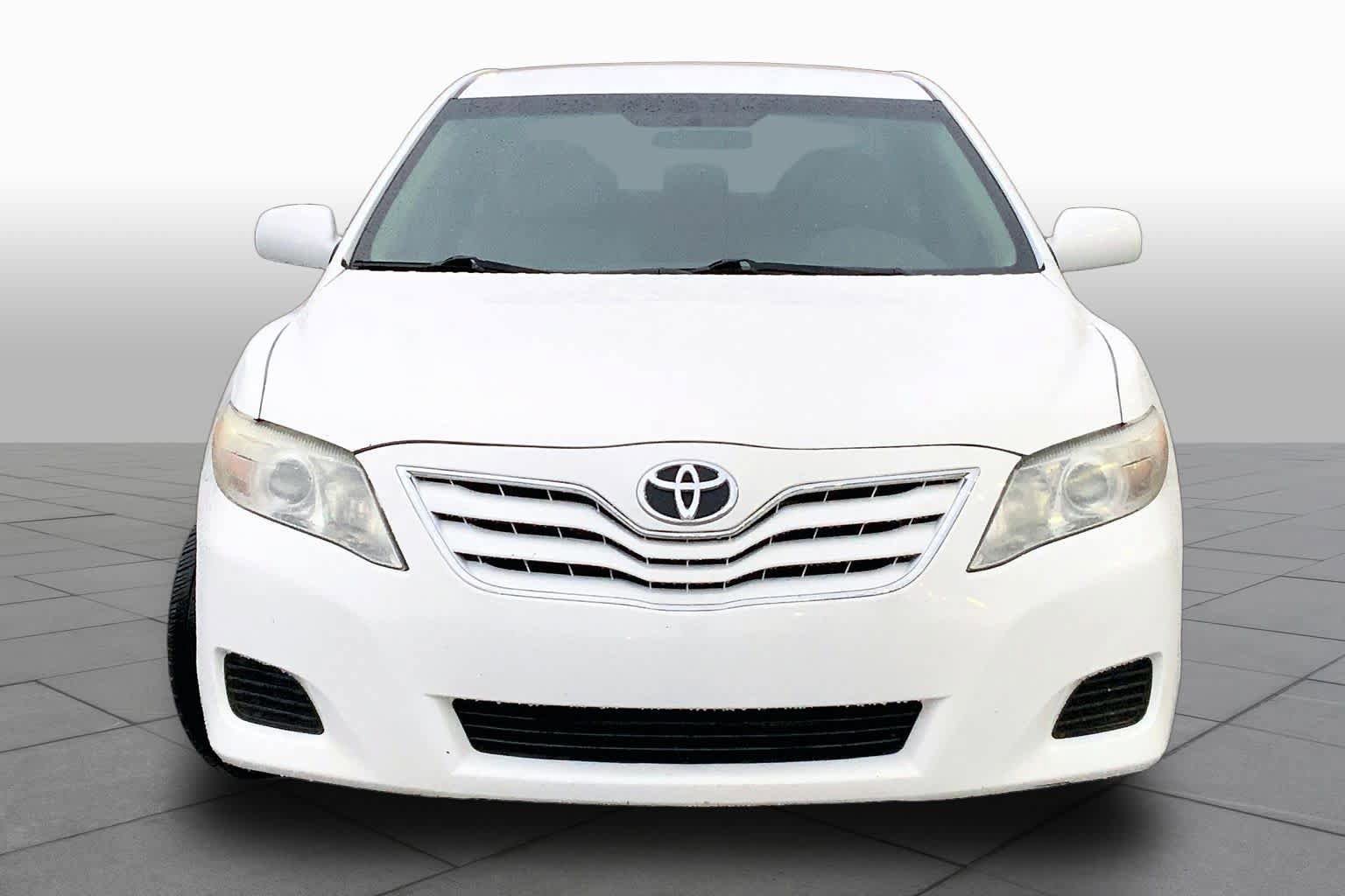 Used 2011 Toyota Camry LE w/ LE Extra-Value Pkg FWD image 3