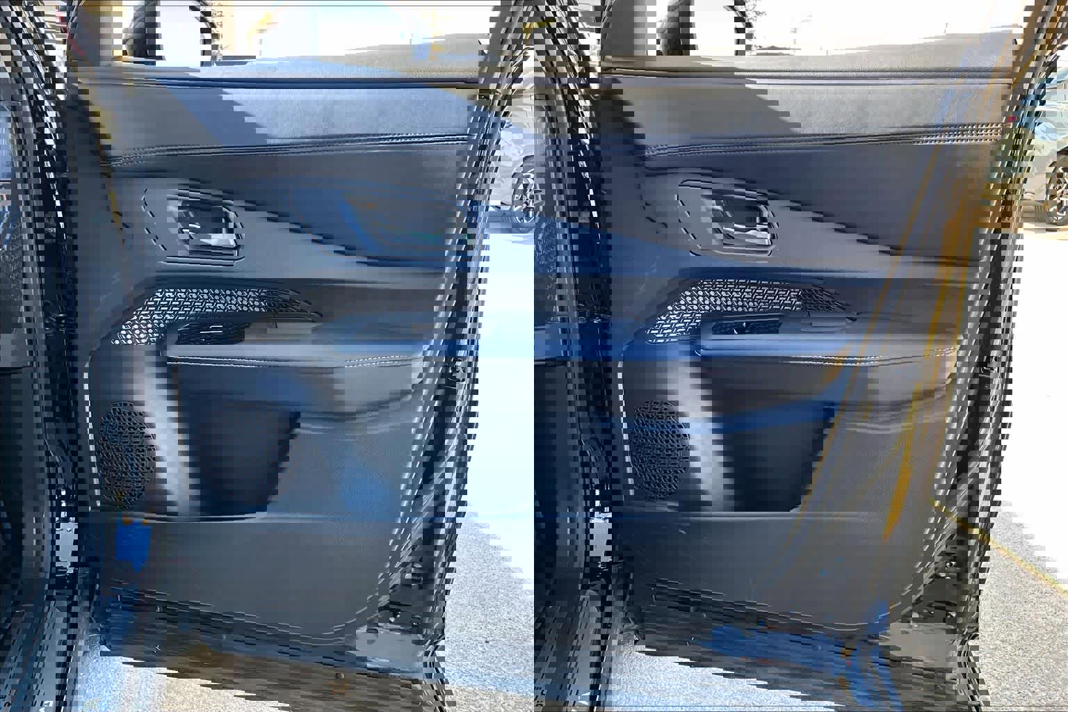 Used 2023 Nissan Ariya AWD image 25