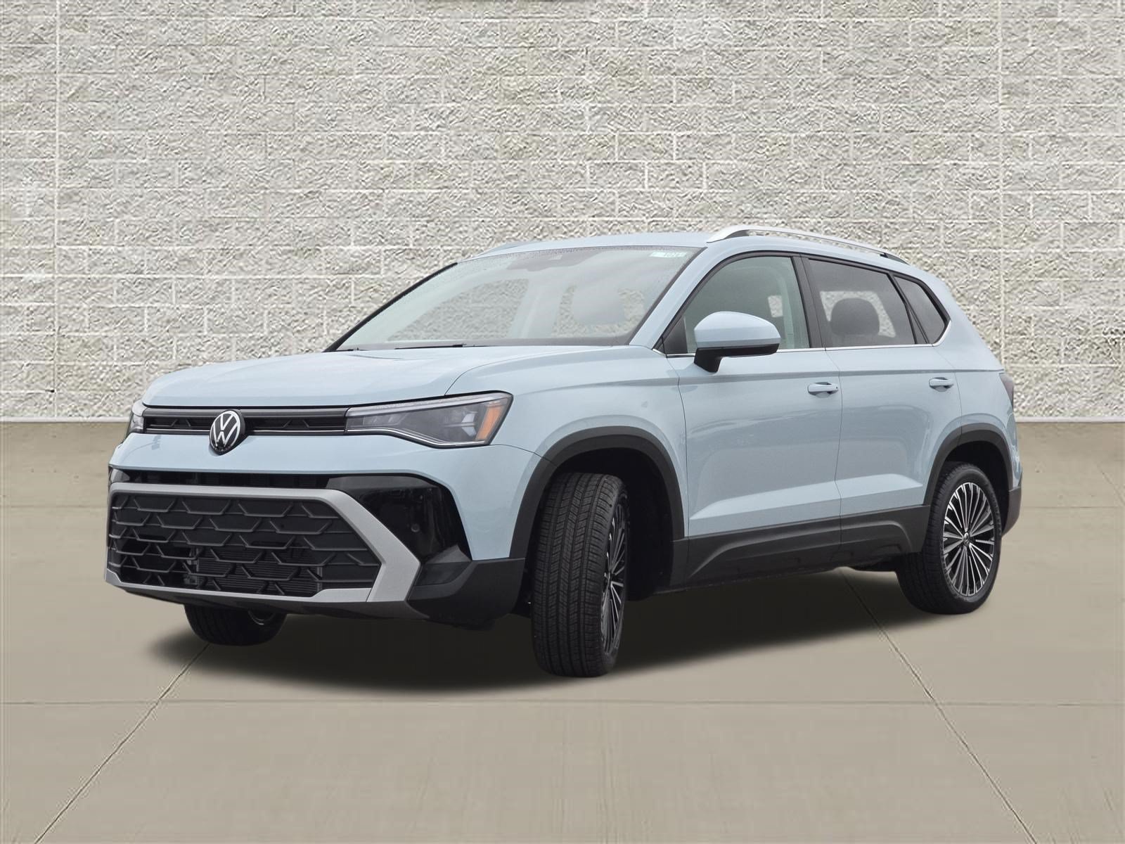 New 2027 Volkswagen Taos SE FWD image 3