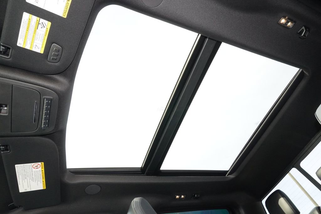 Used 2026 Ford F350 Platinum image 9