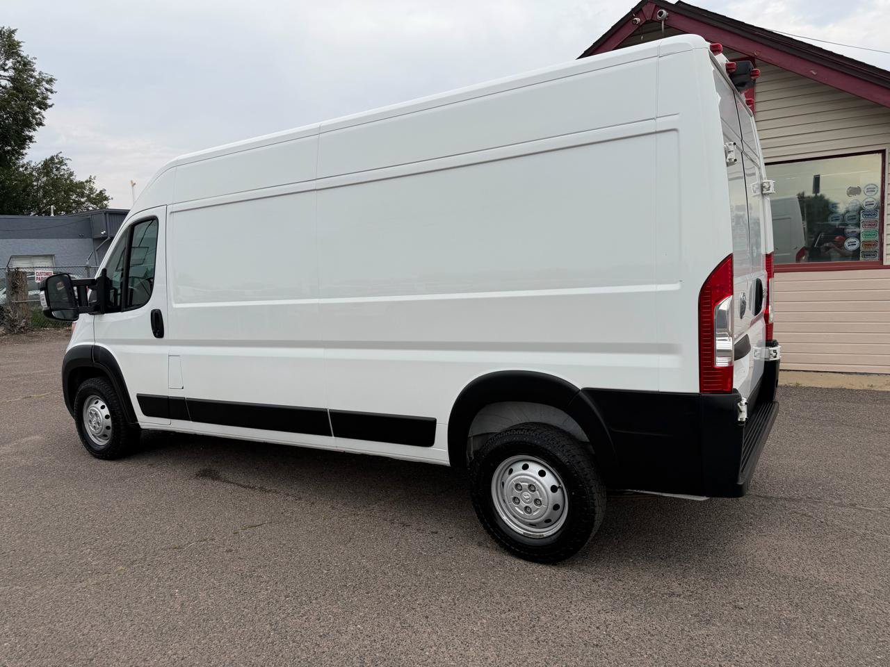 Used 2023 RAM ProMaster 2500 FWD image 6