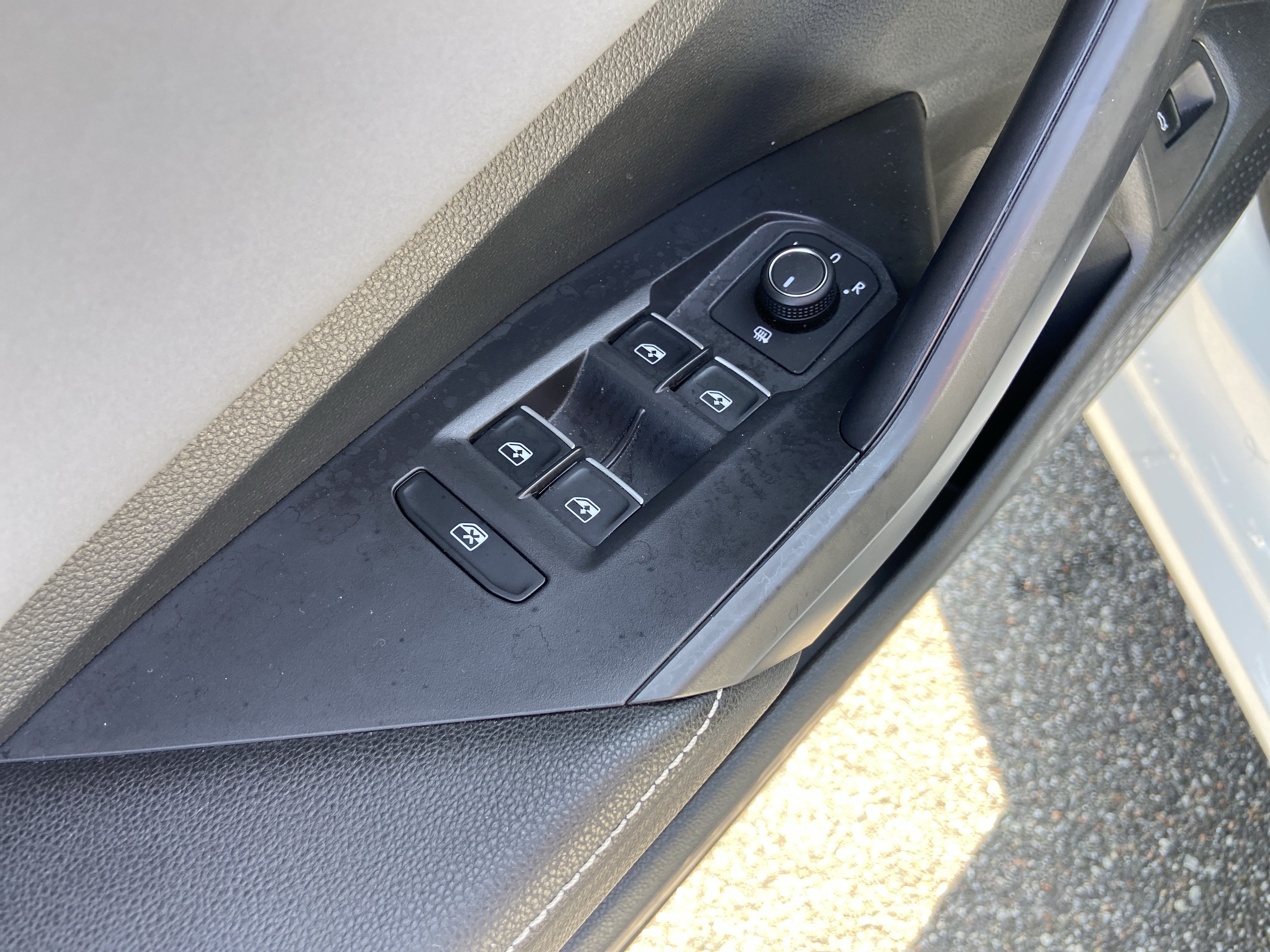 Used 2025 Volkswagen Jetta SE FWD image 10
