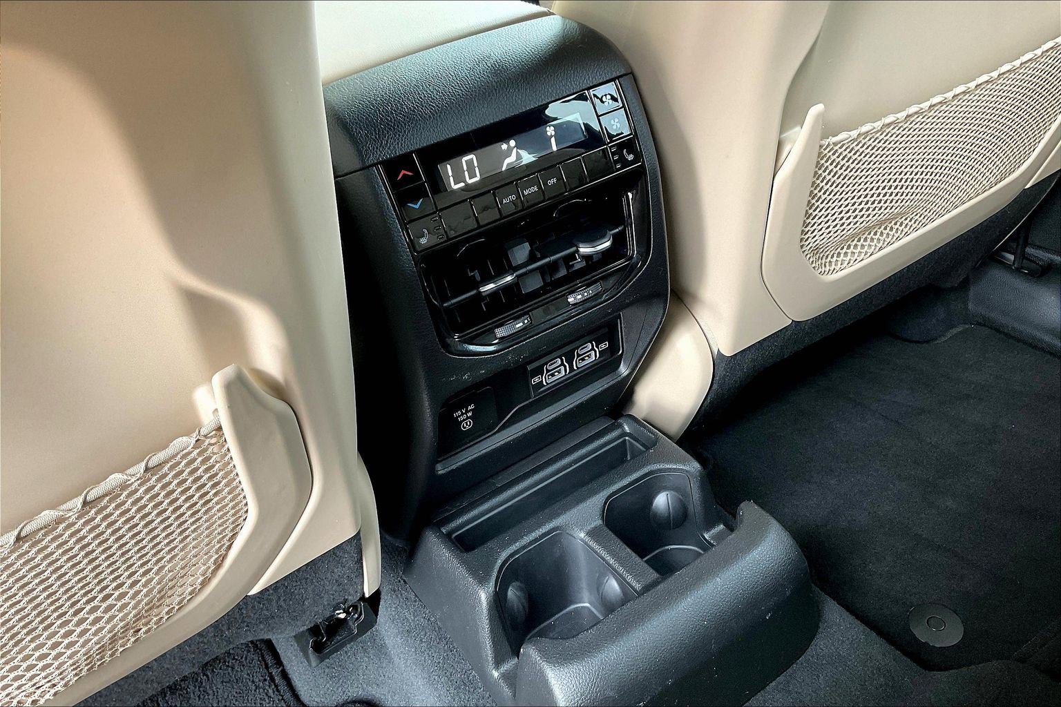 Used 2023 Jeep Grand Cherokee L Limited image 11