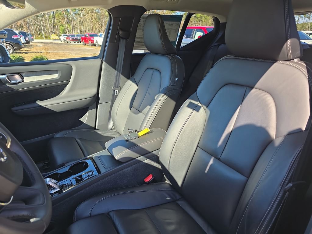 Used 2023 Volvo XC40 B5 Plus w/ Driver Assist Package image 20