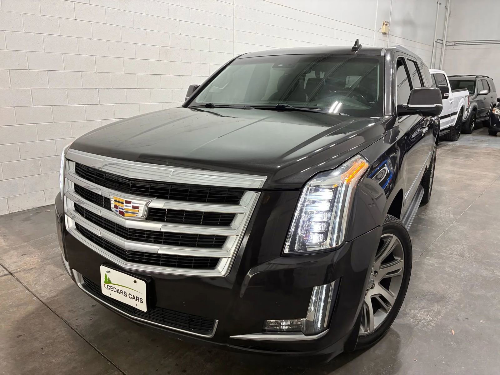 Used 2015 Cadillac Escalade ESV Luxury AWD/4WD image 32