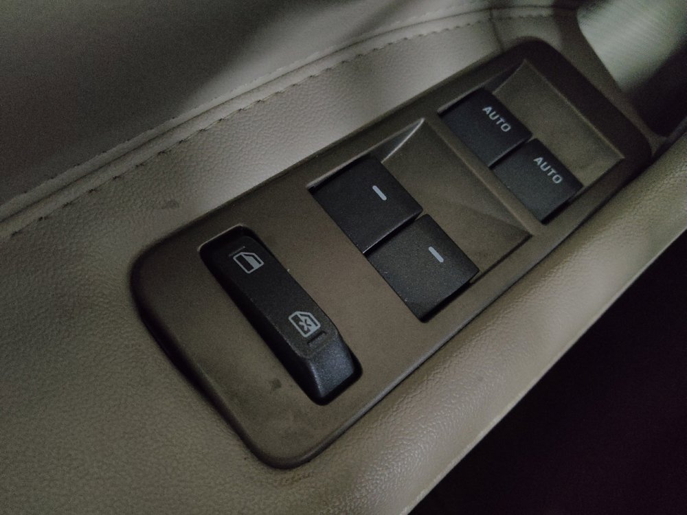 Used 2015 Lincoln MKX FWD w/ Equipment Group 102A image 27