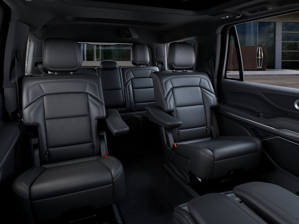 New 2027 Lincoln Navigator Reserve w/ Jet Appearance Package AWD/4WD image 11