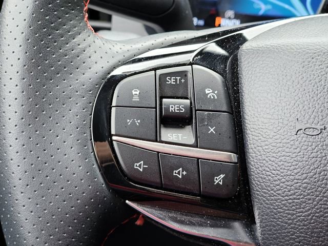 Used 2025 Ford Explorer ST-Line w/ ST-Line Street Pack image 17