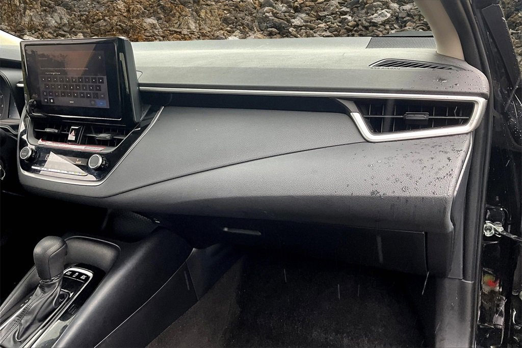 Used 2025 Toyota Corolla LE image 16