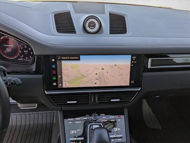 Used 2022 Porsche Cayenne Turbo image 12