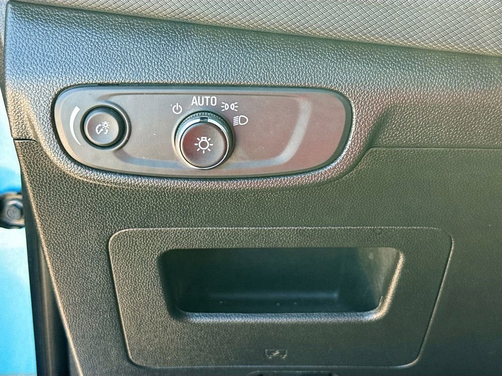 Used 2025 Chevrolet TrailBlazer ACTIV w/ Convenience Package image 10