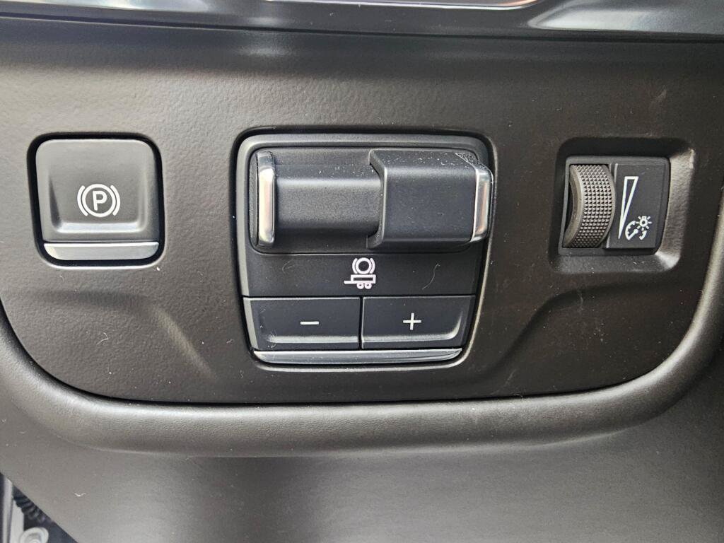 Used 2025 Cadillac Escalade V AWD/4WD image 28