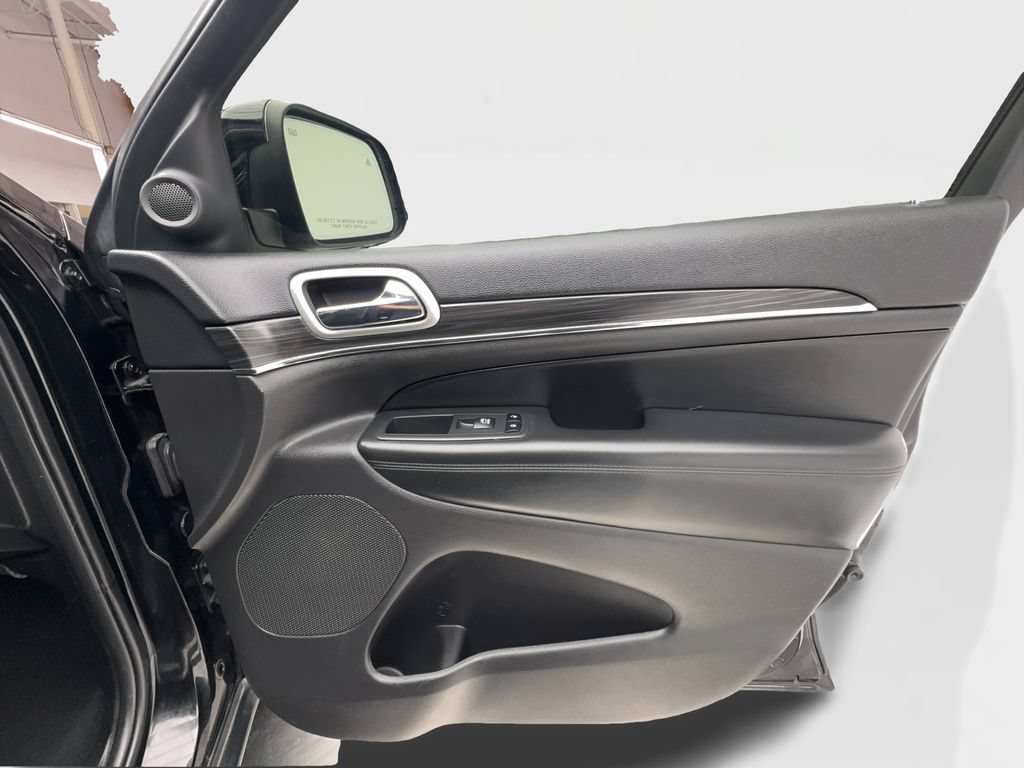 Used 2019 Jeep Grand Cherokee Limited RWD image 31