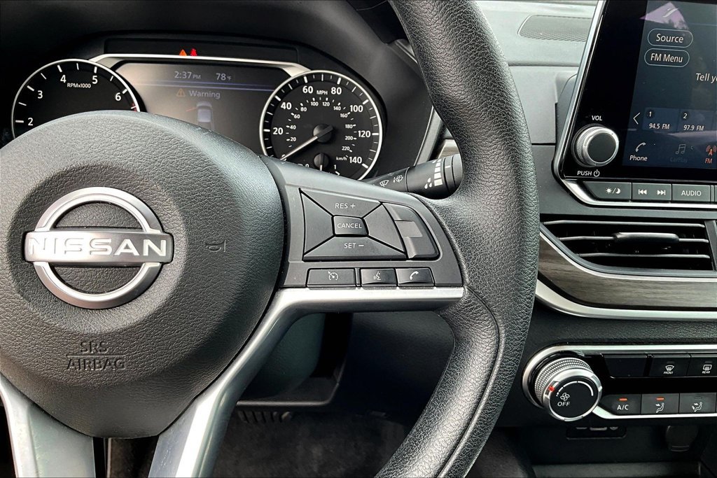 Used 2025 Nissan Altima 2.5 SV FWD image 13