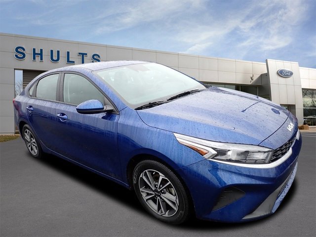 Used 2023 Kia Forte LXS image 3