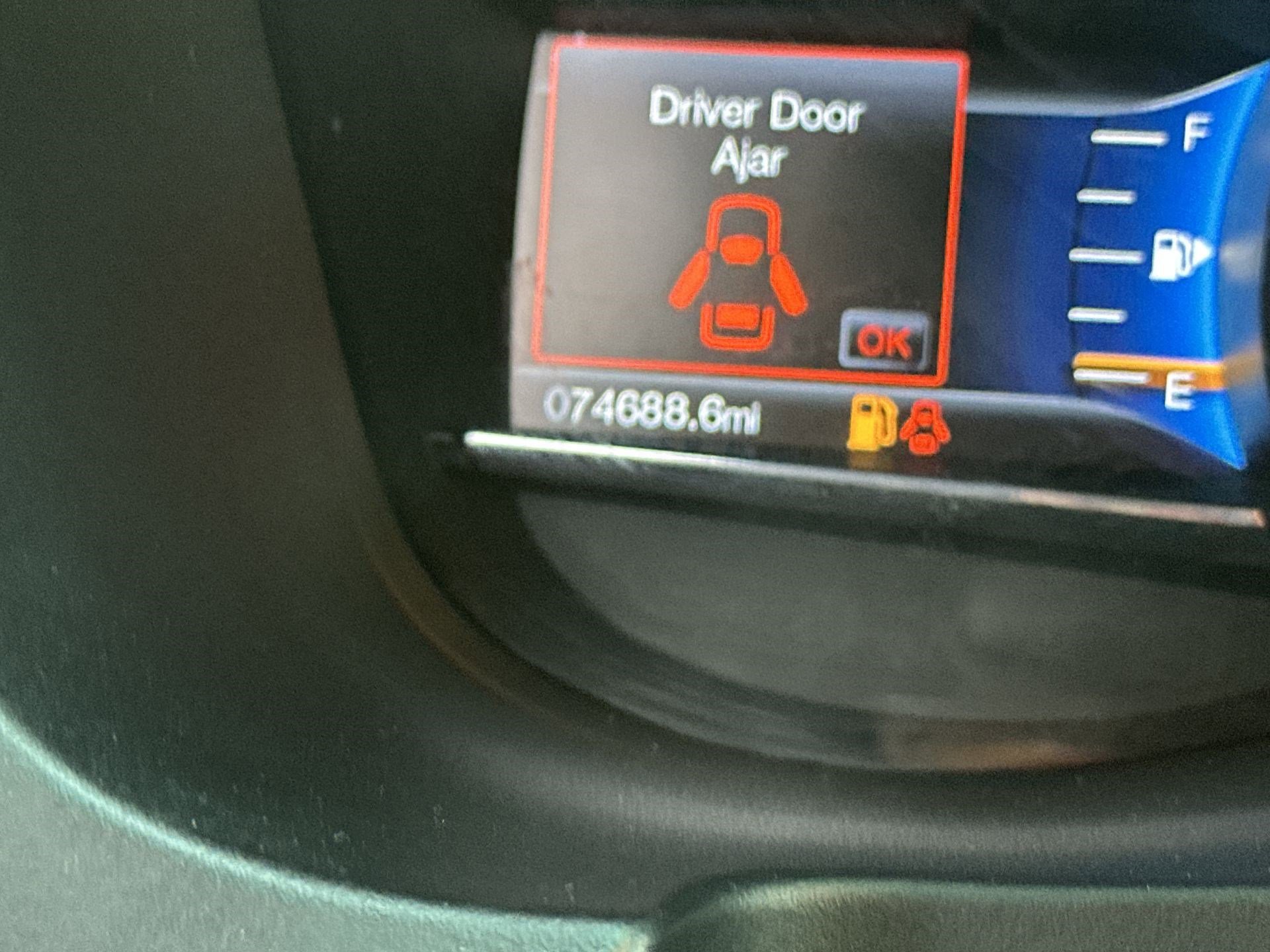 Used 2016 Ford Explorer XLT w/ Equipment Group 202A image 10