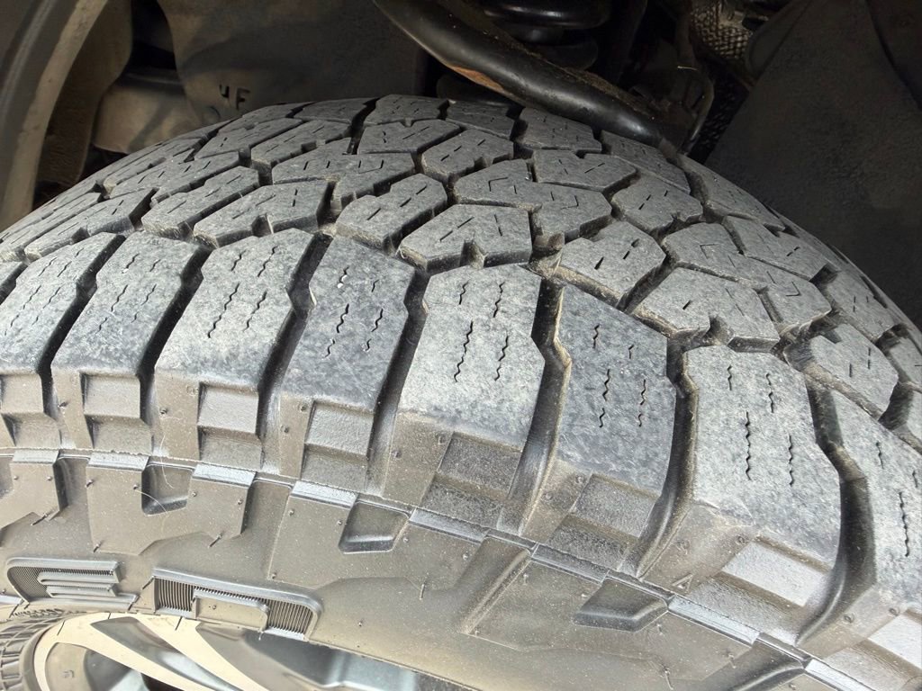 Used 2017 Toyota Tacoma TRD Sport w/ Premium & Technology Package image 33