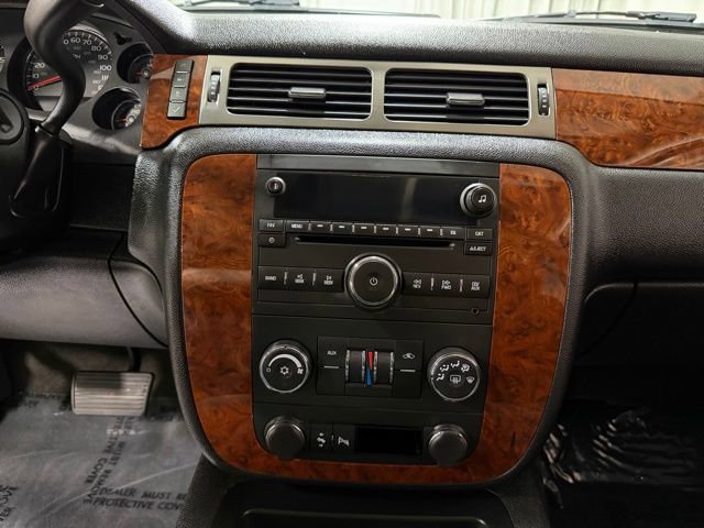 Used 2007 Chevrolet Suburban 2500 LT w/ Skid Plate Package AWD/4WD image 15