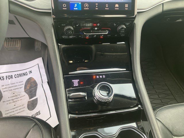 Used 2023 Jeep Grand Cherokee Limited image 17