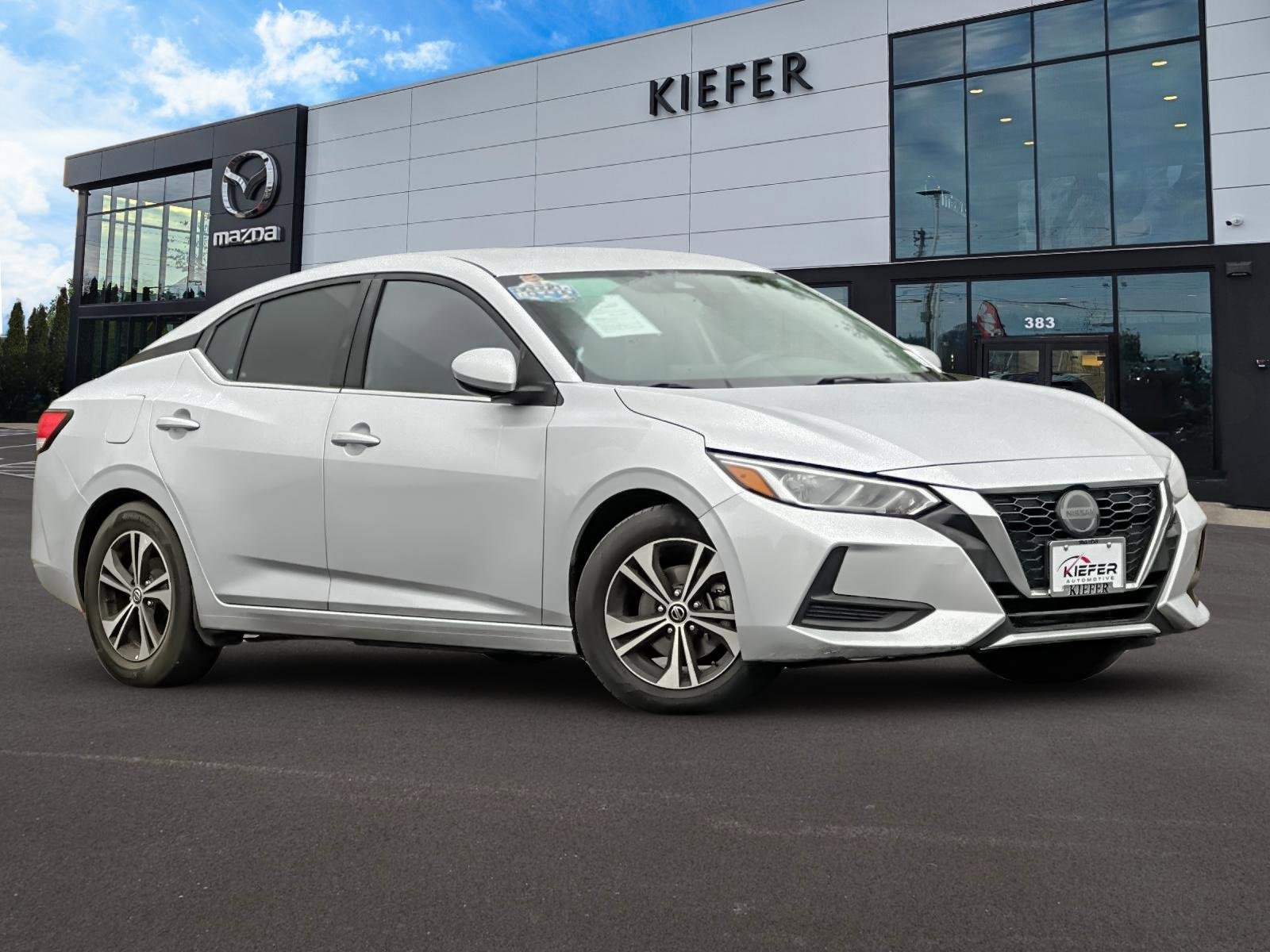 Used 2022 Nissan Sentra SV image 2