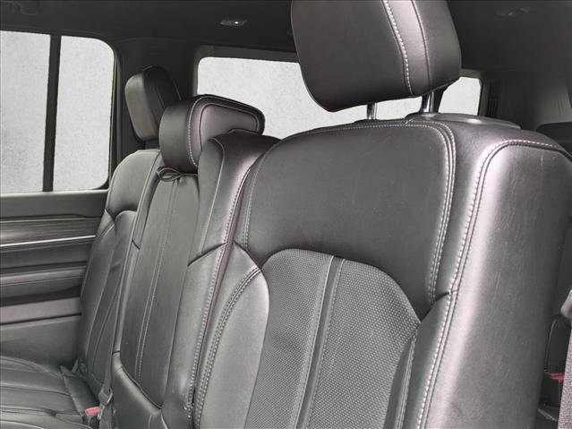 Used 2024 Jeep Wagoneer L Series II RWD image 16