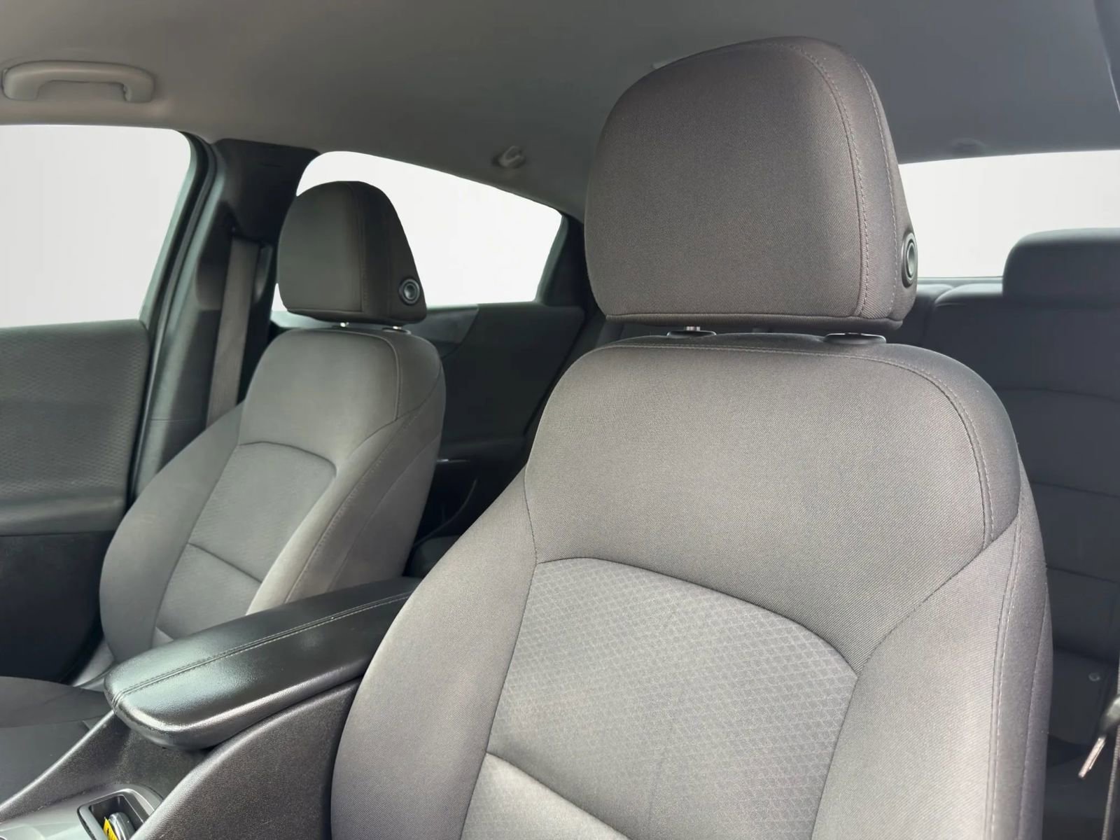 Used 2018 Chevrolet Malibu LT FWD image 13