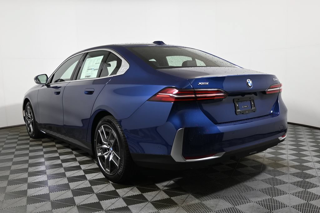 Used 2026 BMW 530i xDrive AWD/4WD image 5