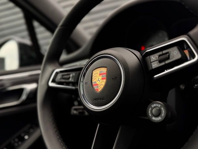 New 2026 Porsche Macan S image 38