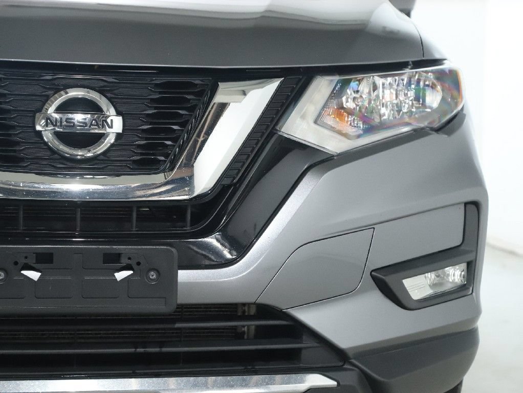Used 2017 Nissan Rogue SV w/ SV Premium Package AWD/4WD image 8