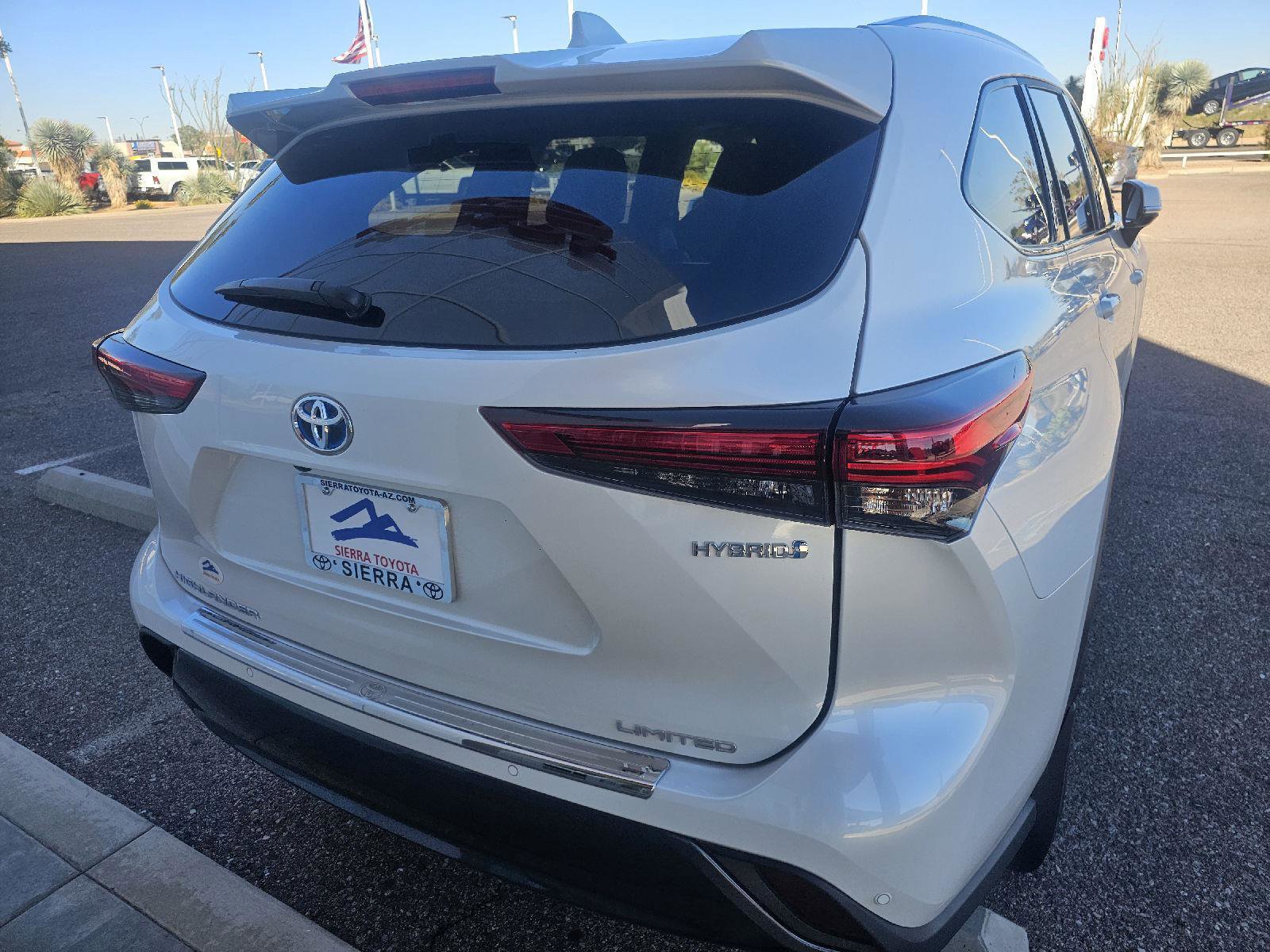 Used 2023 Toyota Highlander Limited image 11