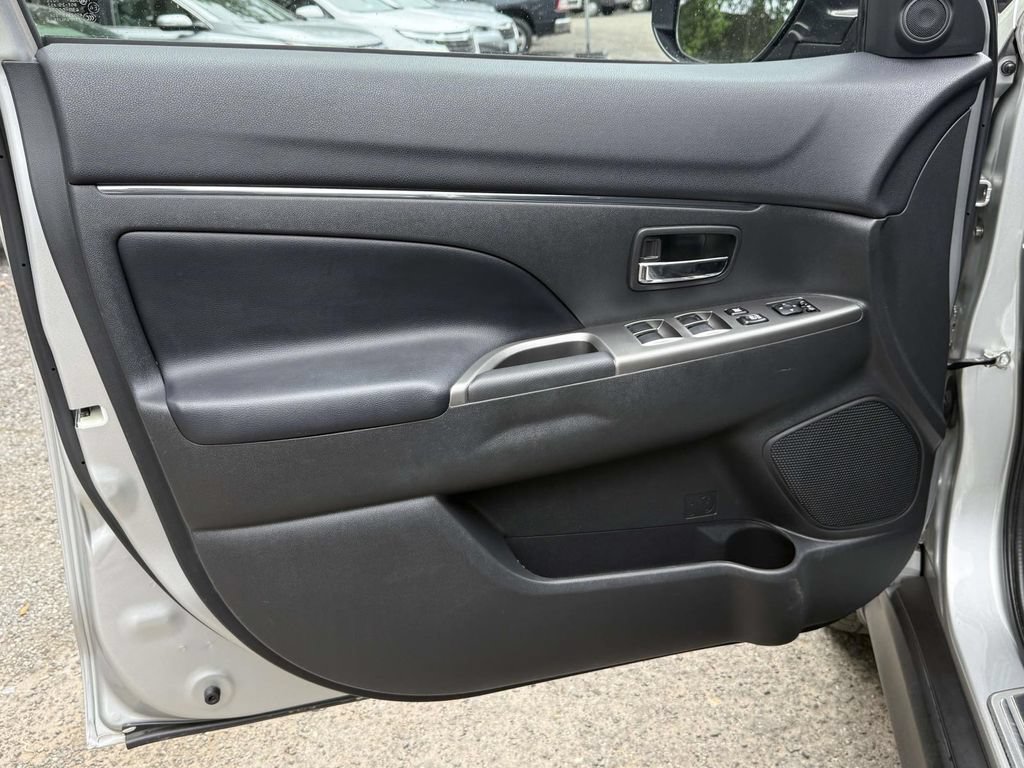 Used 2018 Mitsubishi Outlander Sport SEL FWD image 22