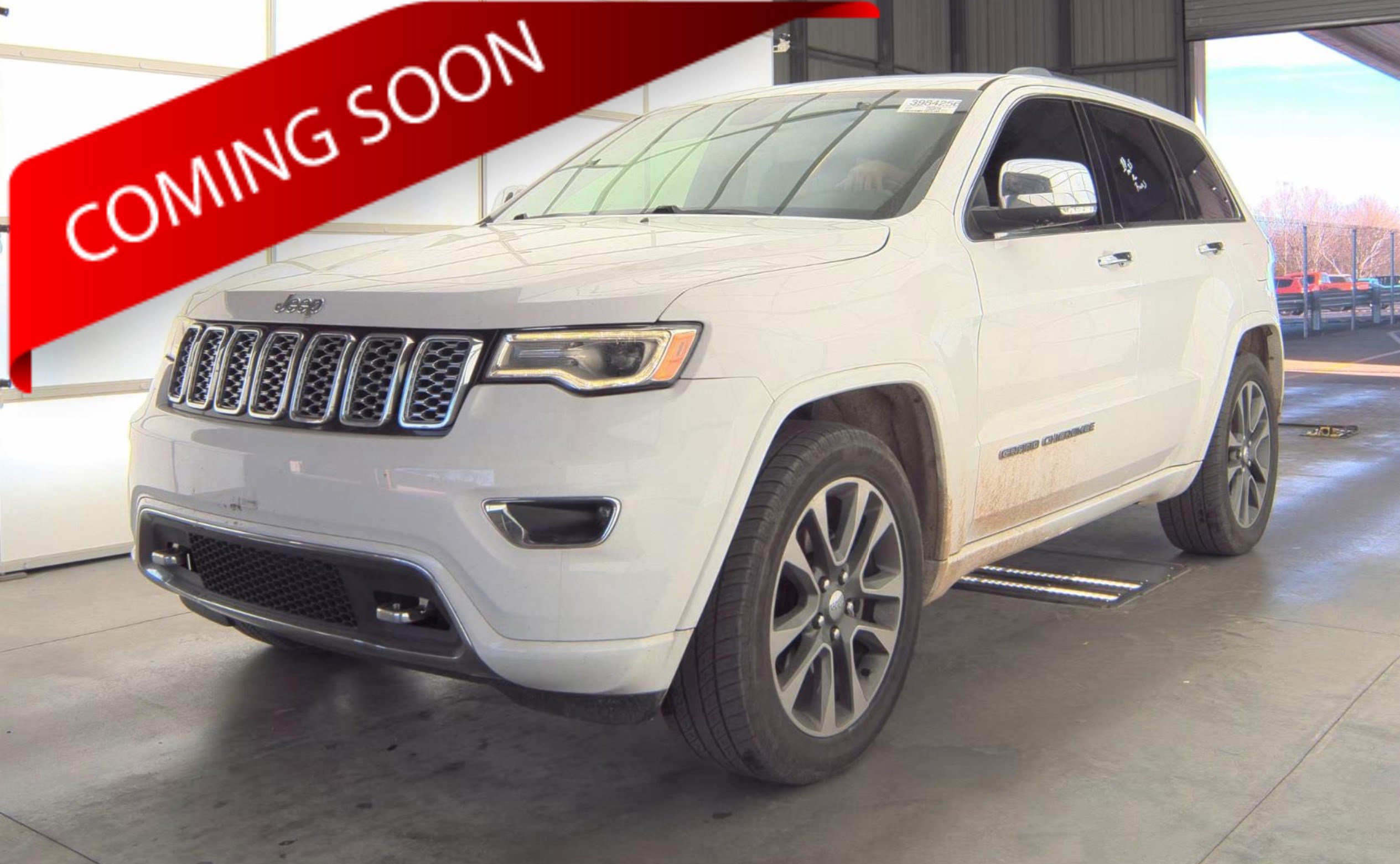 Used 2017 Jeep Grand Cherokee Overland image 1