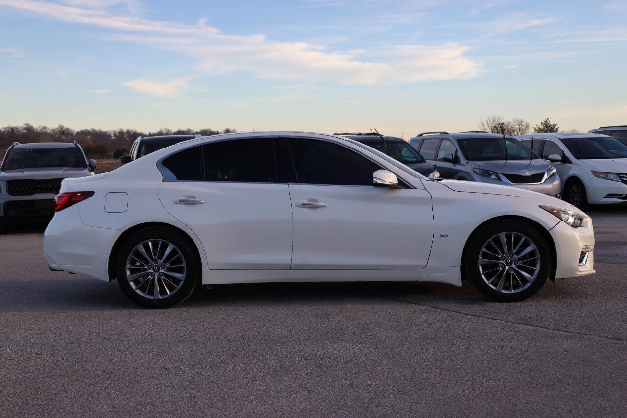 Used 2019 INFINITI Q50 Luxe w/ Essential Package (3.0T Luxe) image 7