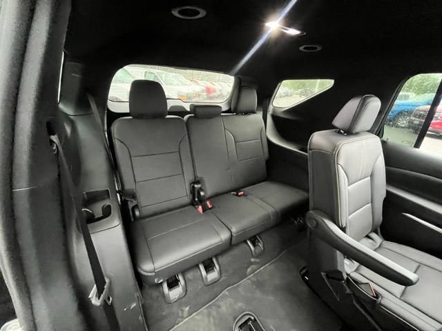 Used 2024 Chevrolet Traverse RS AWD/4WD image 22