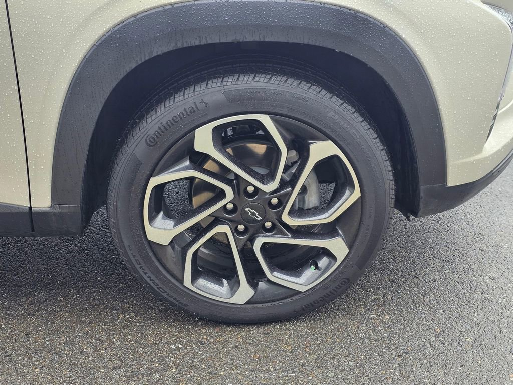 Used 2026 Chevrolet Trax RS w/ Sunroof Package image 9