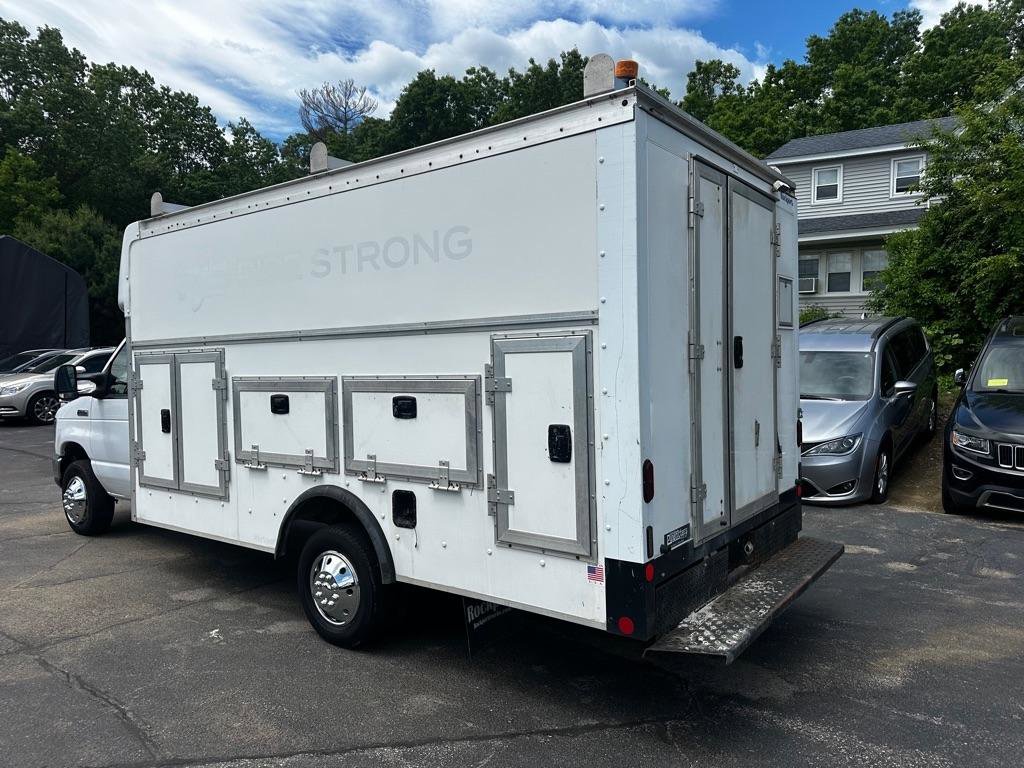 Used 2019 Ford E-450 and Econoline 450 Super Duty w/ Power Windows & Locks Group RWD image 3