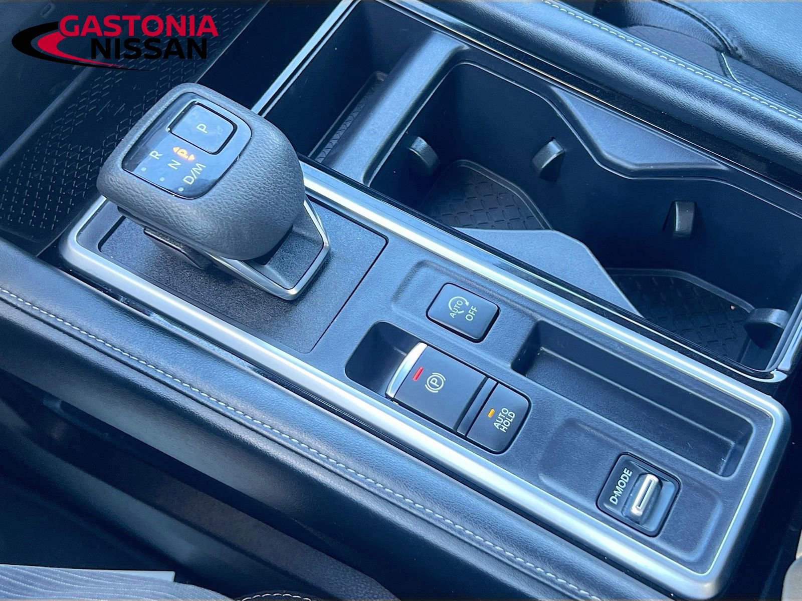 Used 2024 Nissan Pathfinder SL FWD image 22