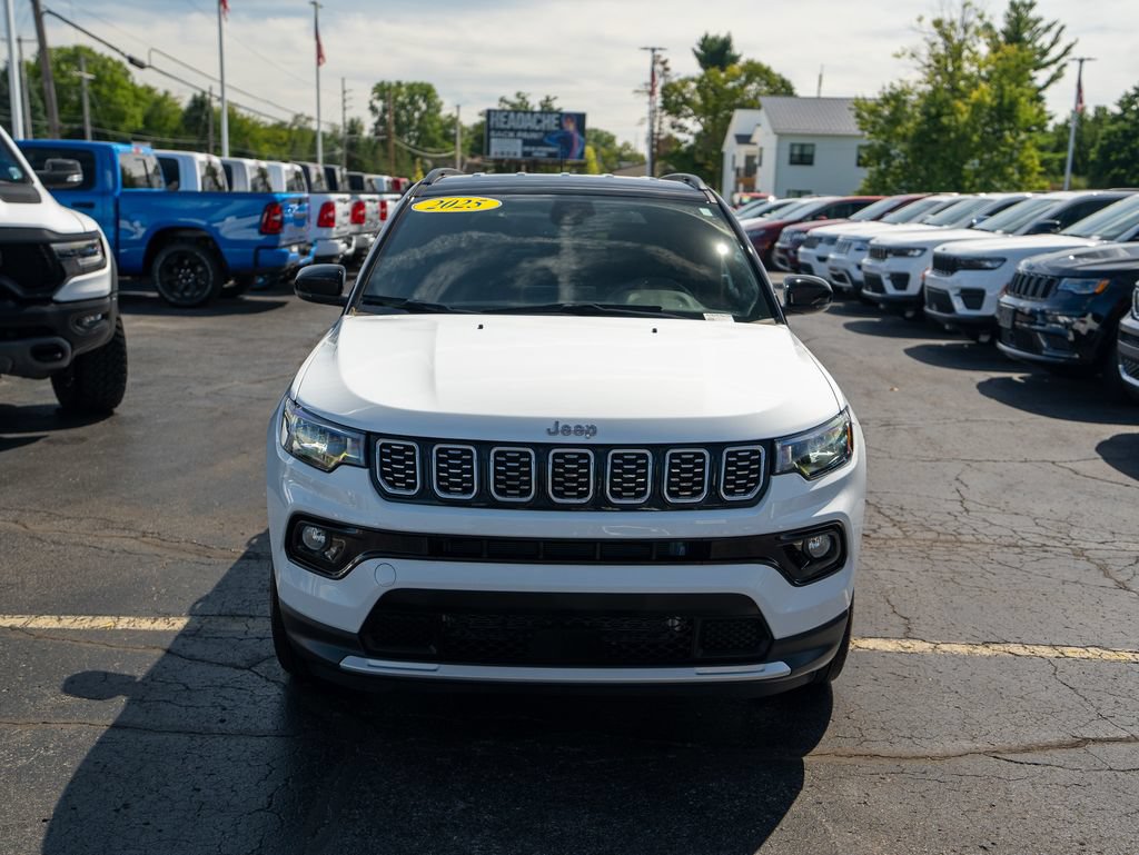 Used 2025 Jeep Compass Limited AWD/4WD image 3