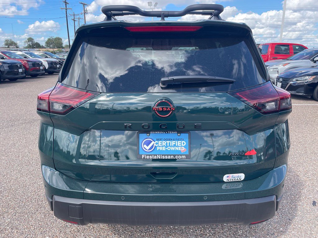 Certified 2026 Nissan Rogue SV AWD/4WD image 4