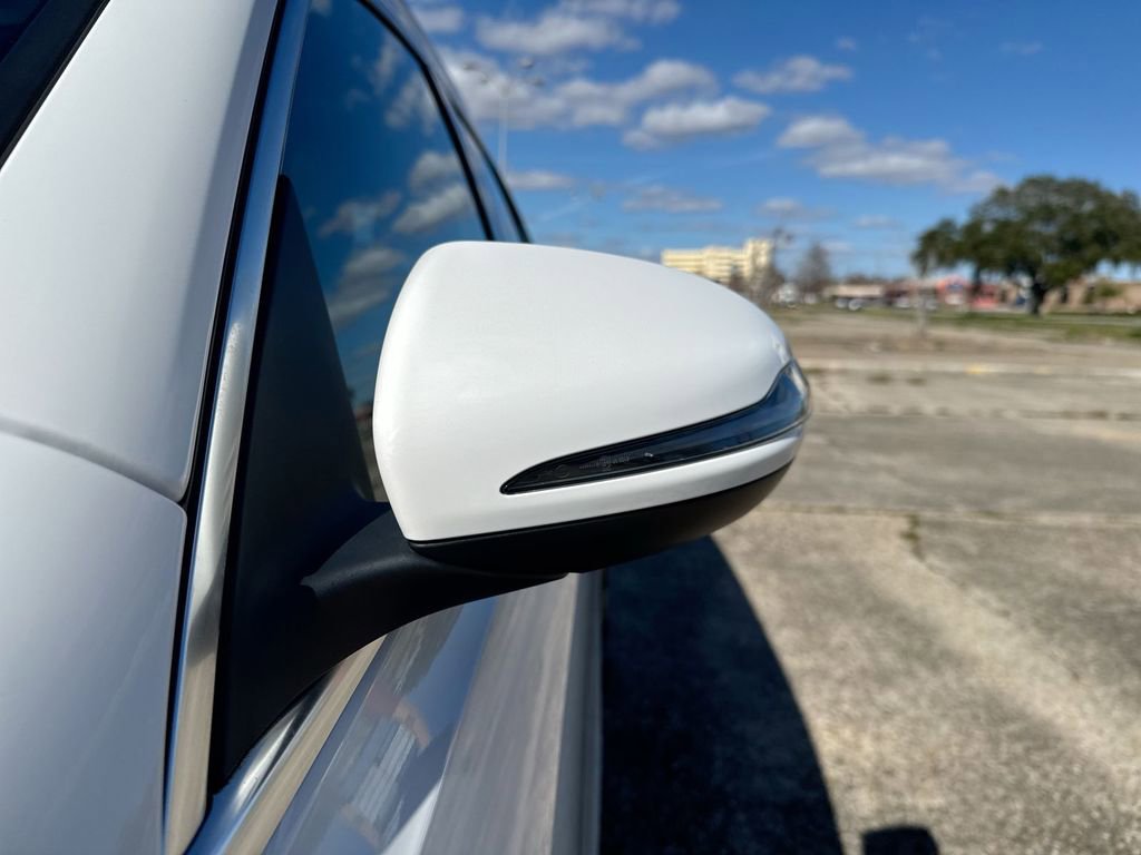 Used 2024 Mercedes-Benz EQB 250+ image 11